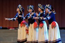 8月18日至21日，云南富宁坡芽歌书合唱团将走进国家大剧院