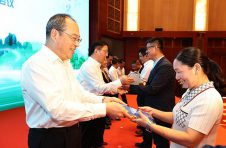 云南省表彰2021年“10大名品”和绿色食品“10强企业”、“20佳创新企业”