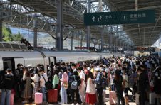 云南铁路国庆假期7天客发168.9万人次 ，7个车站单日客发创历史最高