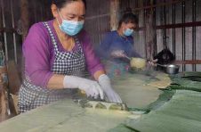办法总比困难多 云南瑞丽弄换村：把“嘎嘣脆”卖到全国