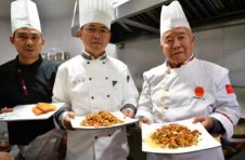 中国烹饪大师蒋彪大师“沧江鲟”“跨行”收了3位养殖行业徒弟