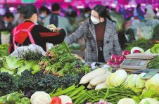云南守好百姓“菜篮子”，过节防疫两不误