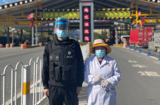 “疫”线警医夫妻：最浪漫的事，和你一起坚守！