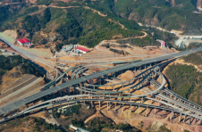 云南在建最大高速互通立交“露脸”