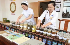 云南楚雄州完善立法推进彝医药事业发展