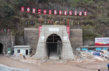 云南大瑞铁路大保段21座隧道全部贯通，大理至保山段年内开通运营