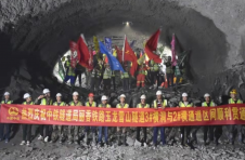 突破性进展！云南丽香铁路玉龙雪山隧道建设传捷报