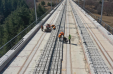 云南丽香铁路建设有序推进